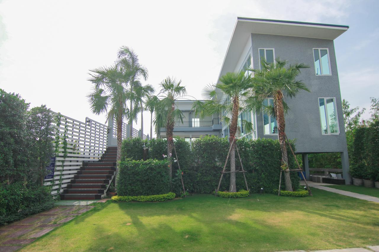Tada Condotel Buriram Esterno foto