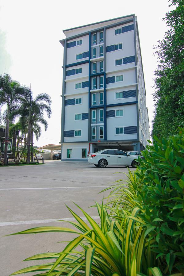 Tada Condotel Buriram Esterno foto