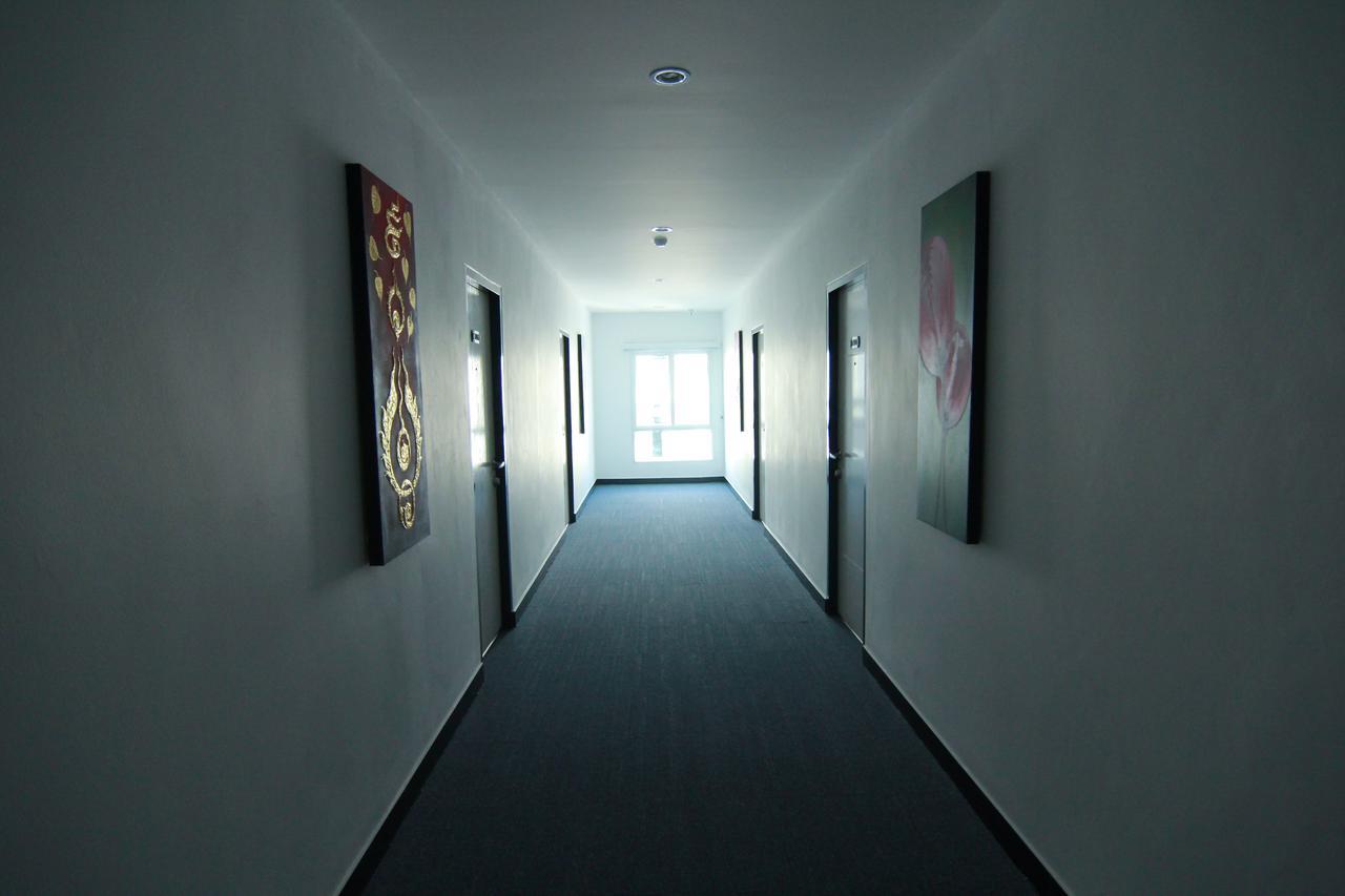 Tada Condotel Buriram Esterno foto