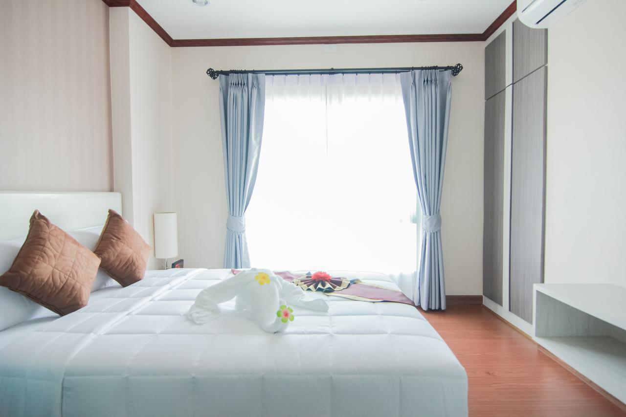 Tada Condotel Buriram Esterno foto