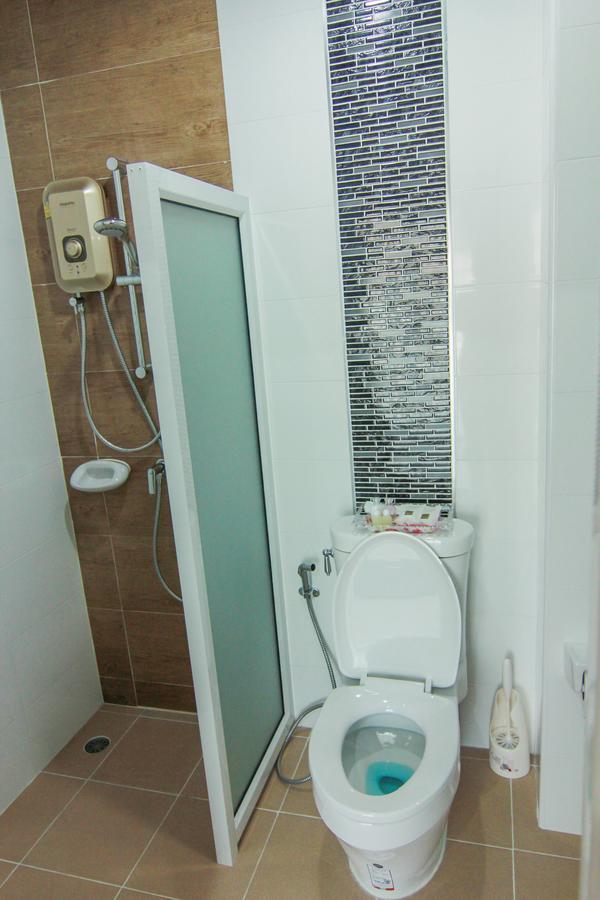 Tada Condotel Buriram Esterno foto